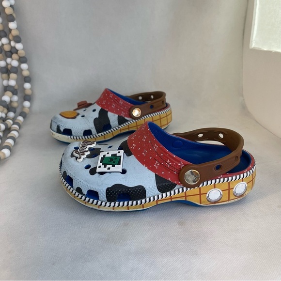CROCS TOY STORY SHERIFF WOODY CLASSIC CLOG Size J 1 - Picture 2 of 8